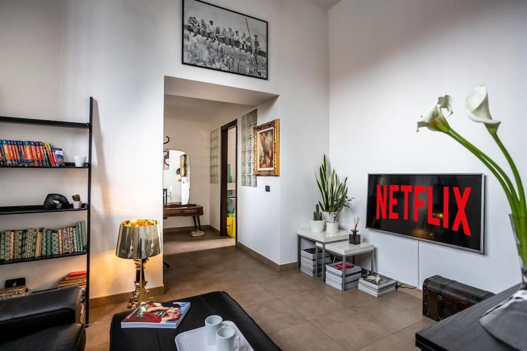 Life Is Beautiful Design Loft Navigli Romolo, Netflix, Wifi, Ac And Street Parking Daire Milano Dış mekan fotoğraf