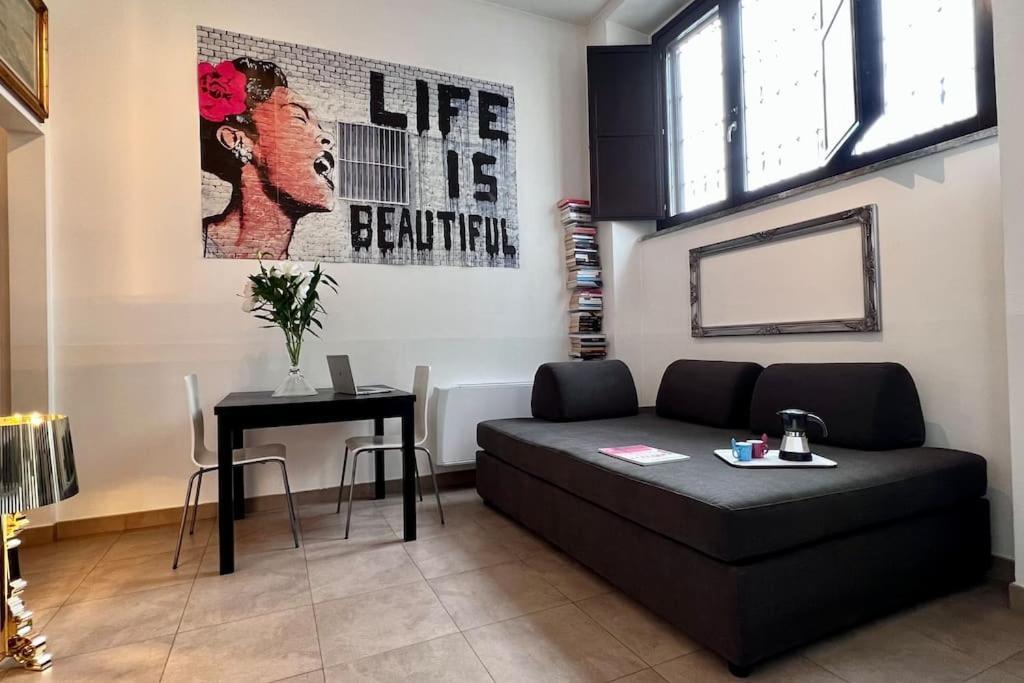 Life Is Beautiful Design Loft Navigli Romolo, Netflix, Wifi, Ac And Street Parking Daire Milano Dış mekan fotoğraf