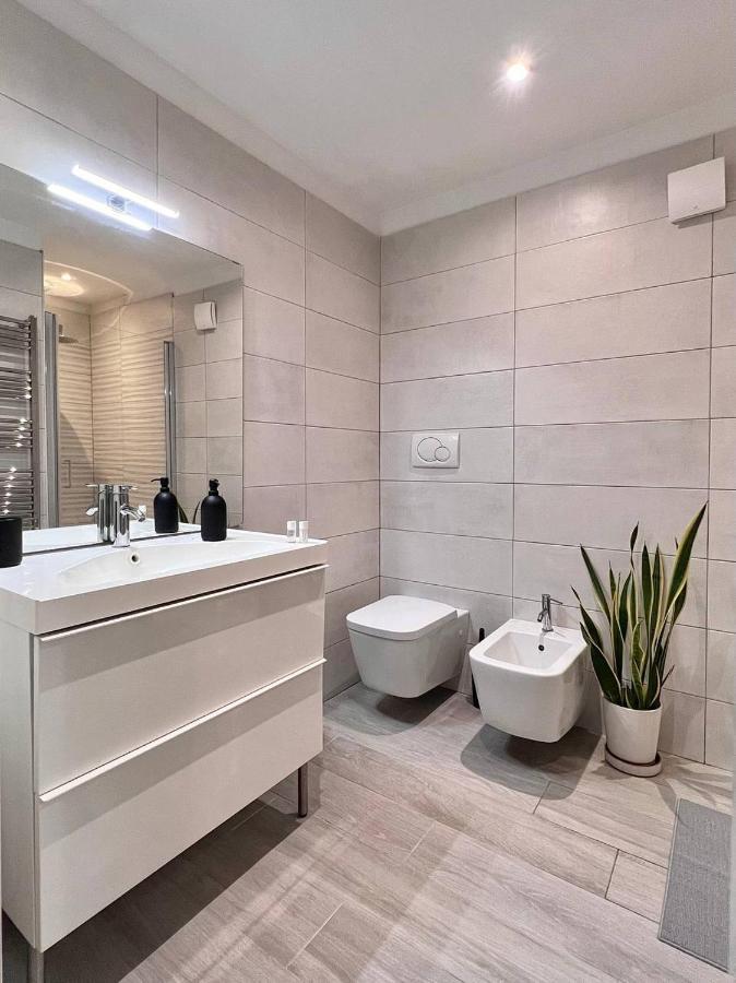 Life Is Beautiful Design Loft Navigli Romolo, Netflix, Wifi, Ac And Street Parking Daire Milano Dış mekan fotoğraf